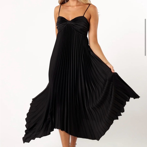 Petal & Pup Dresses & Skirts - Petal & Pup Vikki Dress Black Size US 6